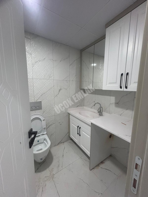 AFYON ÜÇOK EMLAKTAN ALİ İHSAN PAŞA MAH KİRALIK SIFIR LÜX 3+1 NEZİH BÖLGEDE DAİRE