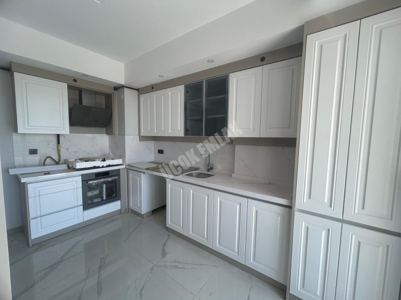 AFYON ÜÇOK EMLAKTAN ALİ İHSAN PAŞA MAH KİRALIK SIFIR LÜX 3+1 NEZİH BÖLGEDE DAİRE