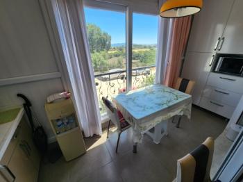 ALTINKUM MAHALLESİ'NDE HAVUZLU SİTE İÇERİSİNDE | EŞYALI | KALORİFERLİ | PANJURLU 1. KAT FIRSAT DAİRE! 