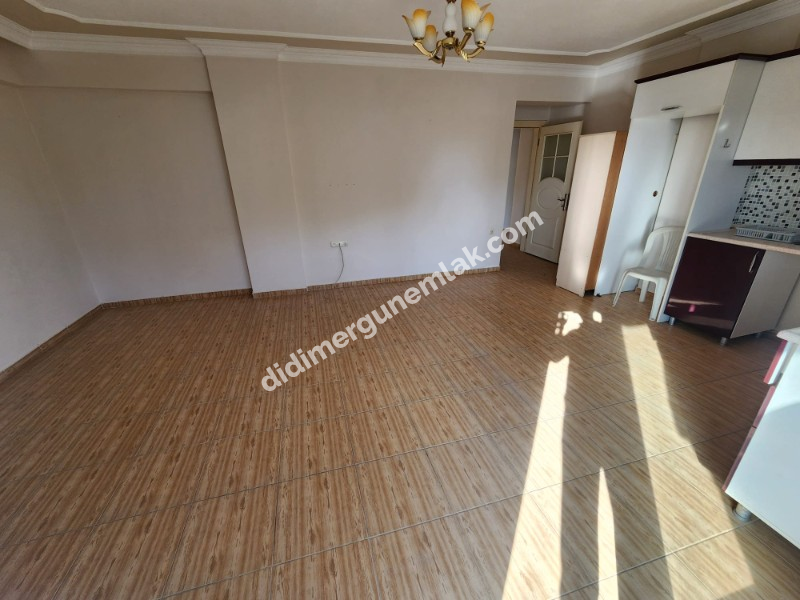  ALTINKUM’DA DENİZE YÜRÜME MESAFESİNDE | MERKEZİ KONUMDA FIRSAT 2+1 DAİRE 