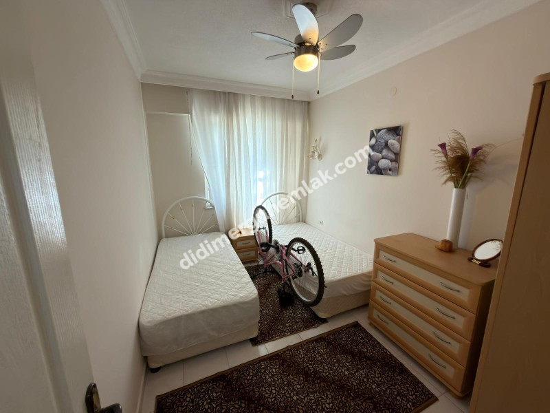 ÇAMLIK MAHALLESİ'NDE | KÖŞE KONUM | EŞYALI | GENİŞ BALKONLU | DENİZE YÜRÜME MESAFESİNDE 2+1 FIRSAT DAİRE!