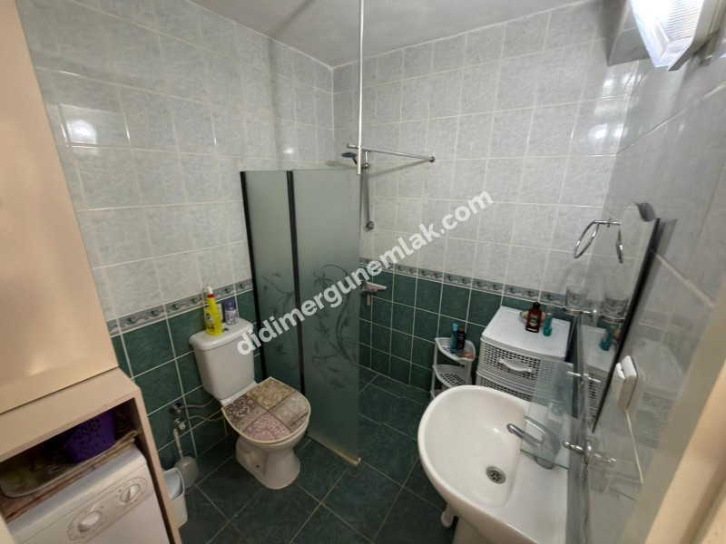 ÇAMLIK MAHALLESİ'NDE | KÖŞE KONUM | EŞYALI | GENİŞ BALKONLU | DENİZE YÜRÜME MESAFESİNDE 2+1 FIRSAT DAİRE!