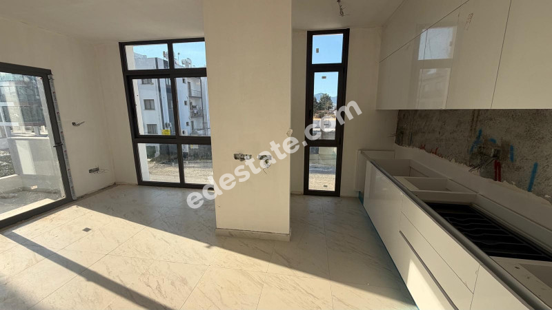Lefkoşa Küçük Kaymaklı Bölgesinde Türk Koçanlı 2+1 Daireler