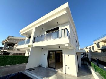Didim'de Daire Parasına Satılık 3+1 Havuzlu Villa