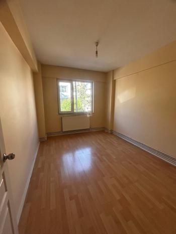 ✴ AFYON ÜÇOK EMLAKTAN CUMHURİYET MAH 2+1 78M² TEMİZ BAKIMLI ARA KAT SATILIK DAİRE ✴