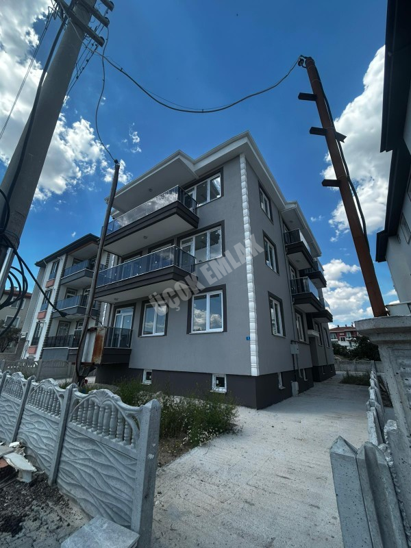 AFYON ÜÇOK EMLAKTAN MAREŞAL FEVZİ ÇAKMAK MAH  2+1 78M² SIFIR SATILIK DAİRE 
