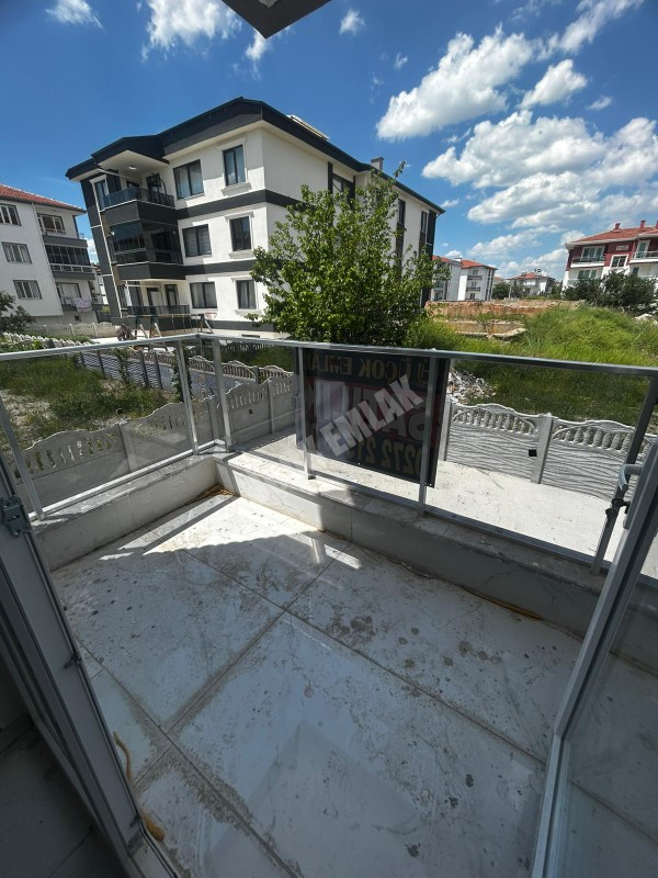 AFYON ÜÇOK EMLAKTAN MAREŞAL FEVZİ ÇAKMAK MAH  2+1 78M² SIFIR SATILIK DAİRE 