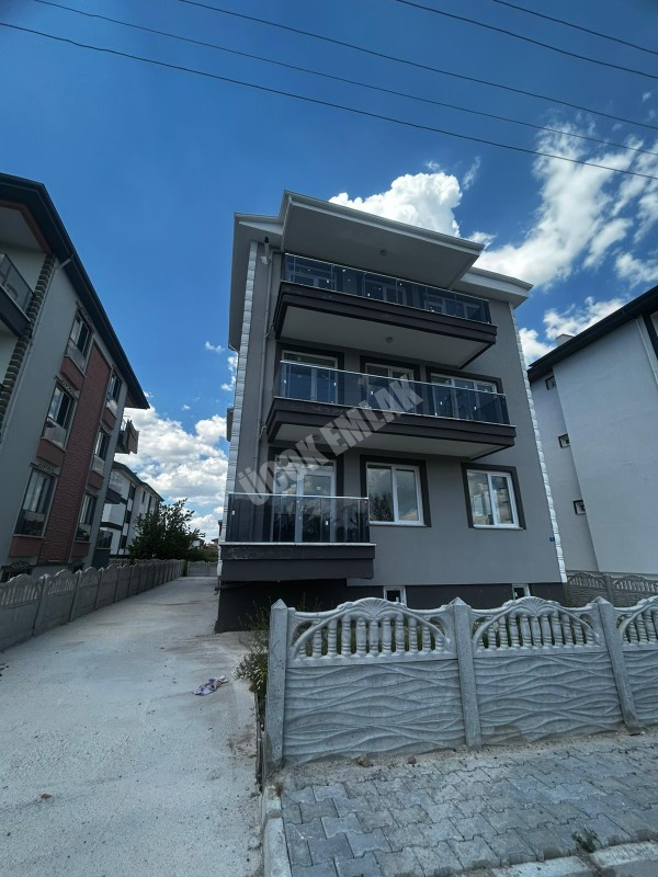 AFYON ÜÇOK EMLAKTAN MAREŞAL FEVZİ ÇAKMAK MAH  2+1 78M² SIFIR SATILIK DAİRE 