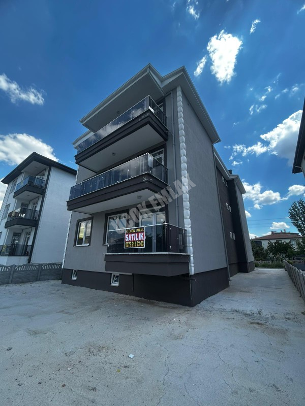 AFYON ÜÇOK EMLAKTAN MAREŞAL FEVZİ ÇAKMAK MAH  2+1 78M² SIFIR SATILIK DAİRE 