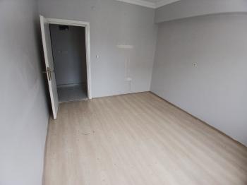 GÜVENAY - ÇORUM ULUKAVAK MAH. DR. SADIK AHMET CADDESİ ÜZERİNDE KİRALIK 3+1 DAİRE