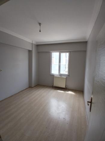GÜVENAY - ÇORUM ULUKAVAK MAH. DR. SADIK AHMET CADDESİ ÜZERİNDE KİRALIK 3+1 DAİRE