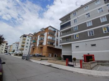 GÜVENAY - ÇORUM ULUKAVAK MAH. DR. SADIK AHMET CADDESİ ÜZERİNDE KİRALIK 3+1 DAİRE