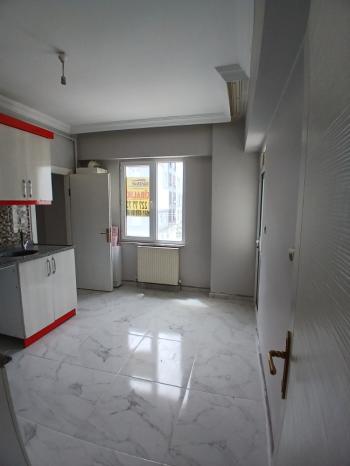 GÜVENAY - ÇORUM ULUKAVAK MAH. DR. SADIK AHMET CADDESİ ÜZERİNDE KİRALIK 3+1 DAİRE