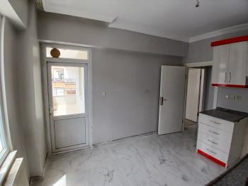 GÜVENAY - ÇORUM ULUKAVAK MAH. DR. SADIK AHMET CADDESİ ÜZERİNDE KİRALIK 3+1 DAİRE