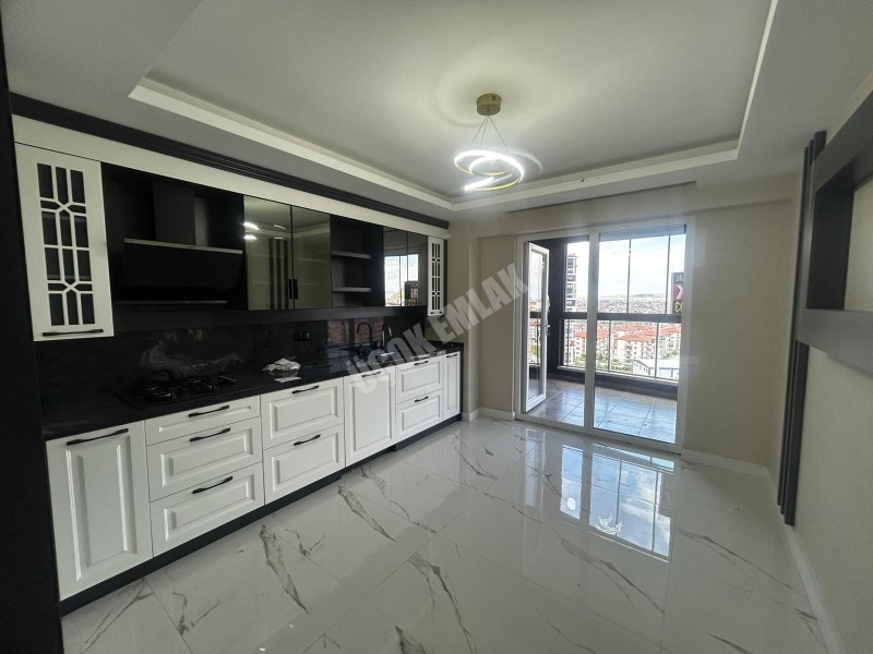 AFYON ÜÇOK EMLAKTAN UYDUKENT SELÇUKLU MAH KİRALIK LÜX GENİŞ 4+1 +TERAS LI DAİRE