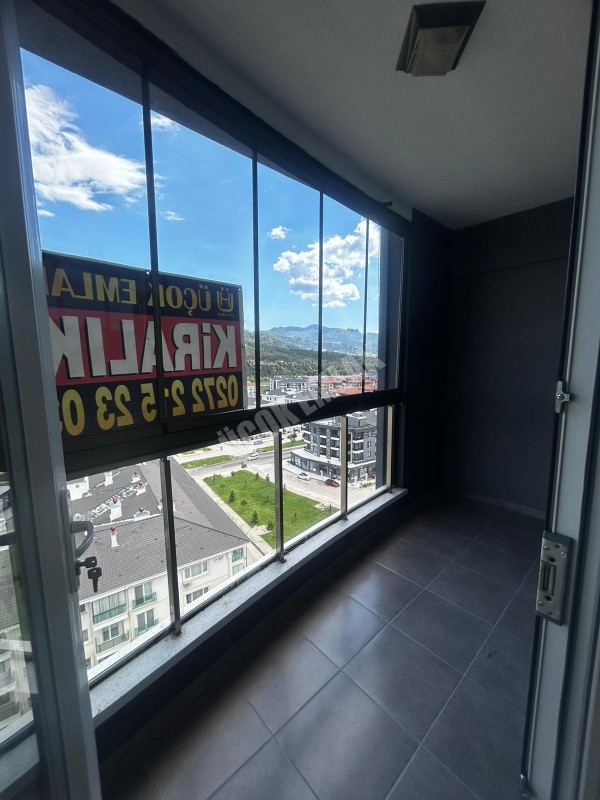 AFYON ÜÇOK EMLAKTAN UYDUKENT SELÇUKLU MAH KİRALIK LÜX GENİŞ 4+1 +TERAS LI DAİRE