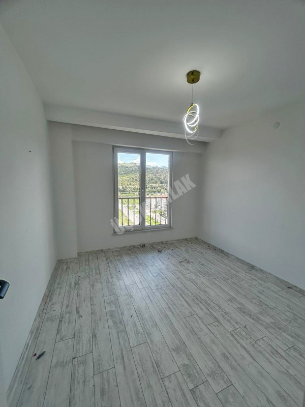 AFYON ÜÇOK EMLAKTAN UYDUKENT SELÇUKLU MAH KİRALIK LÜX GENİŞ 4+1 +TERAS LI DAİRE