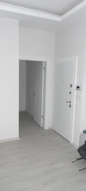 Antre Emlak'tan Satılık Bahçelievler'de Hastane Yanı Otoparklıi,Doğalgazlı Yüksek Giriş 1+1 Yeni Daire