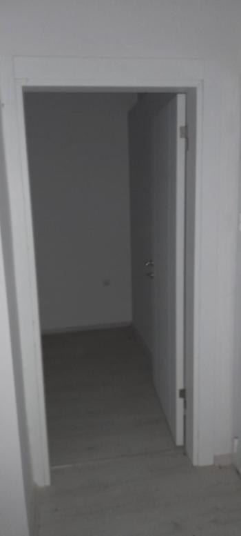 Antre Emlak'tan Satılık Bahçelievler'de Hastane Yanı Otoparklıi,Doğalgazlı Yüksek Giriş 1+1 Yeni Daire