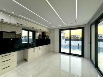 Didim'de Satılık Tam Müstakil 4+1 Villa