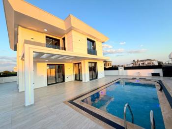 Didim'de Satılık Tam Müstakil 4+1 Villa