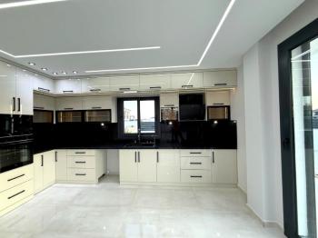 Didim'de Satılık Tam Müstakil 4+1 Villa