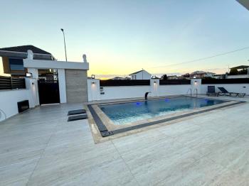 Didim'de Satılık Tam Müstakil 4+1 Villa