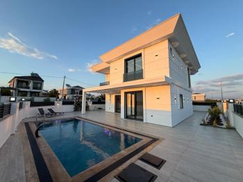 Didim'de Satılık Tam Müstakil 4+1 Villa