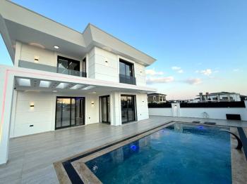 Didim'de Satılık Tam Müstakil 4+1 Villa