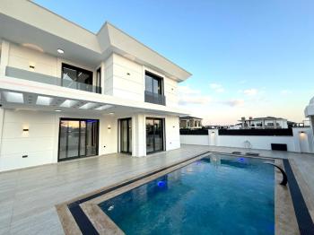 Didim'de Satılık Tam Müstakil 4+1 Villa
