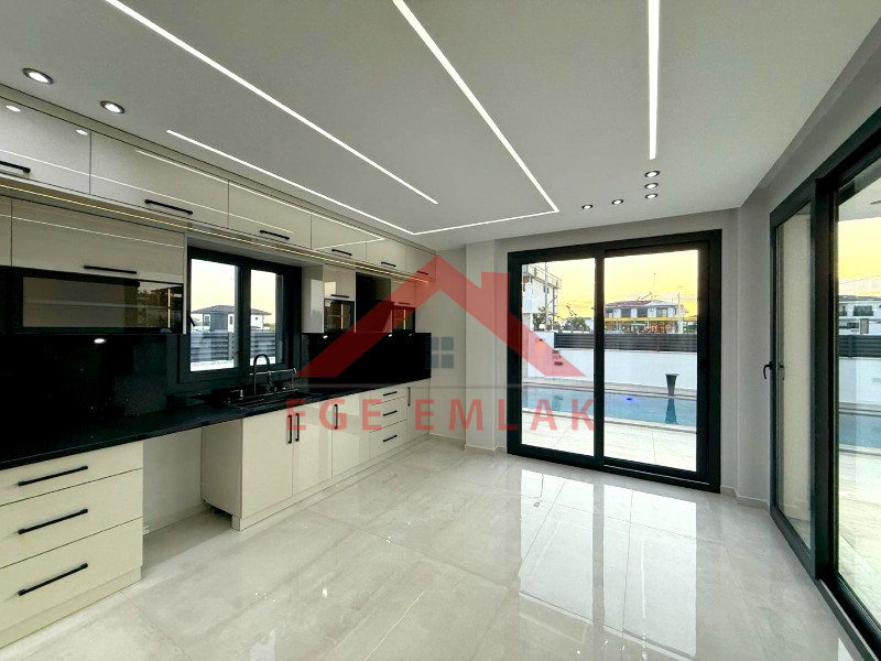 Didim'de Satılık Tam Müstakil 4+1 Villa