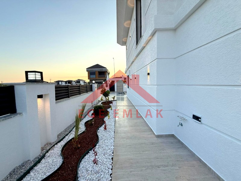 Didim'de Satılık Tam Müstakil 4+1 Villa