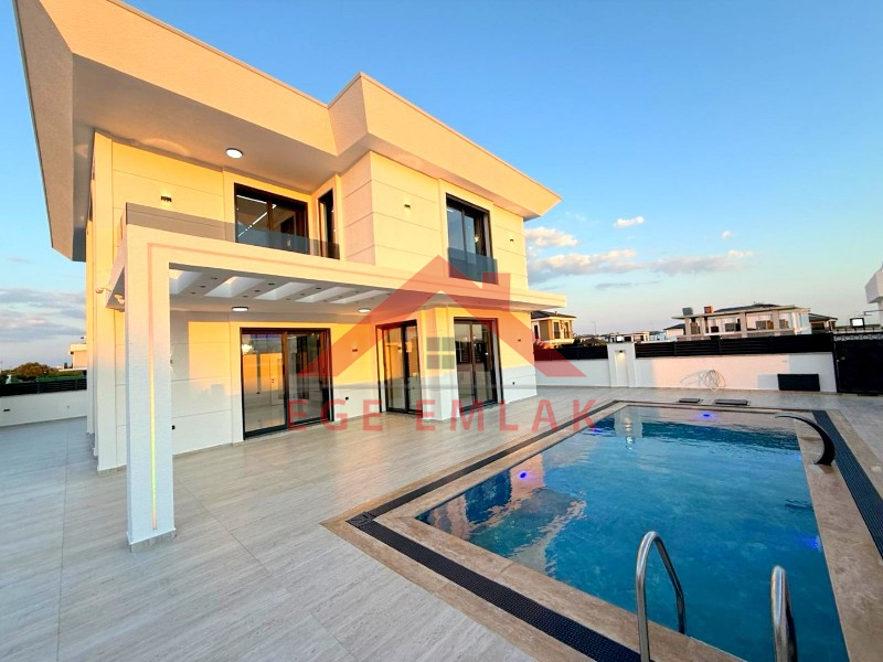 Didim'de Satılık Tam Müstakil 4+1 Villa