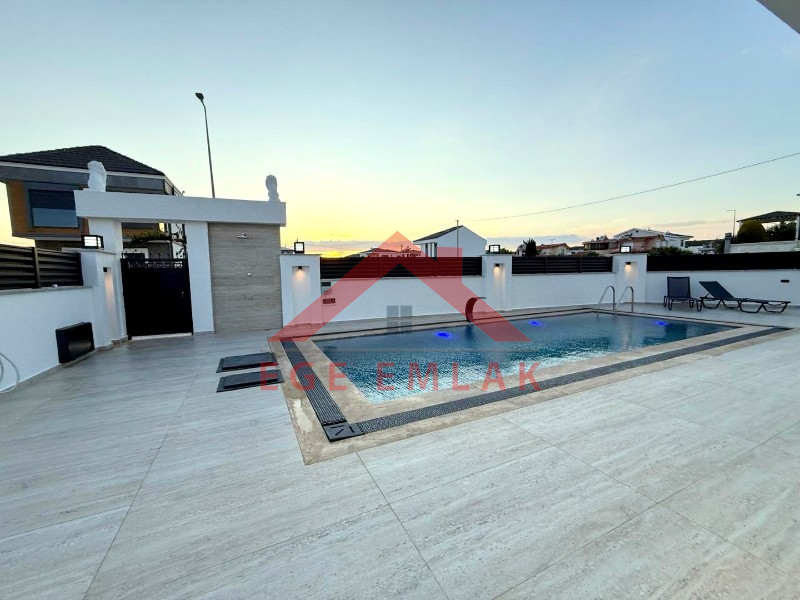 Didim'de Satılık Tam Müstakil 4+1 Villa
