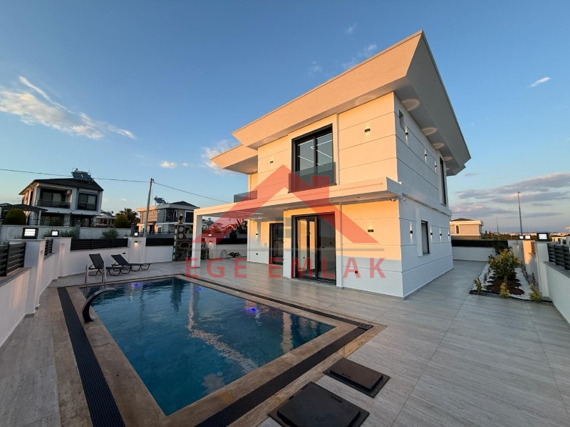 Didim'de Satılık Tam Müstakil 4+1 Villa