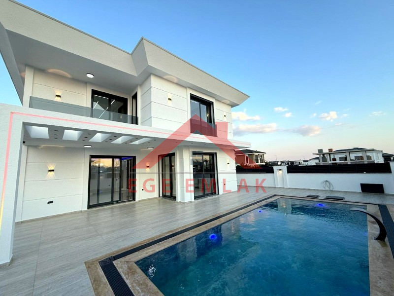 Didim'de Satılık Tam Müstakil 4+1 Villa