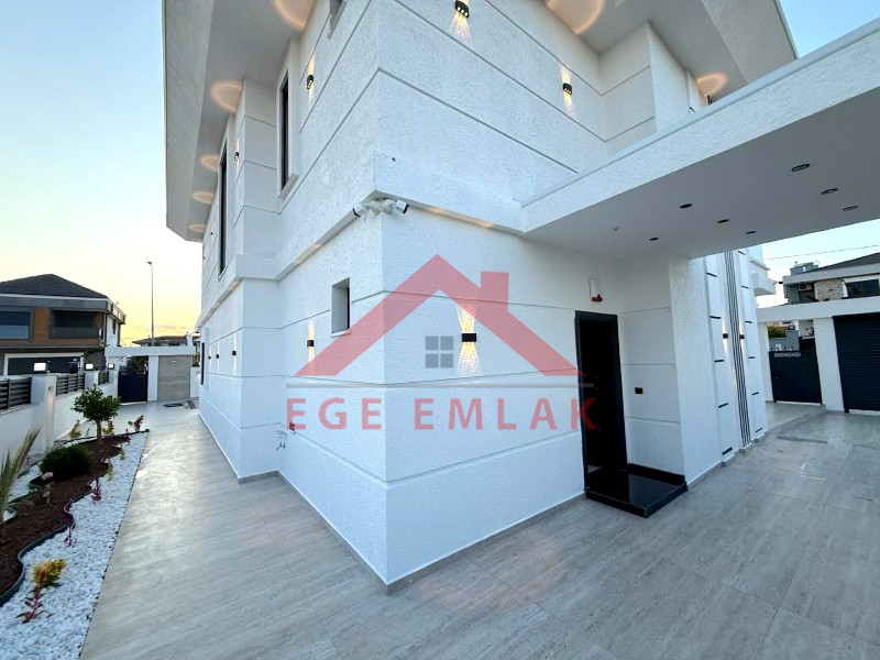Didim'de Satılık Tam Müstakil 4+1 Villa