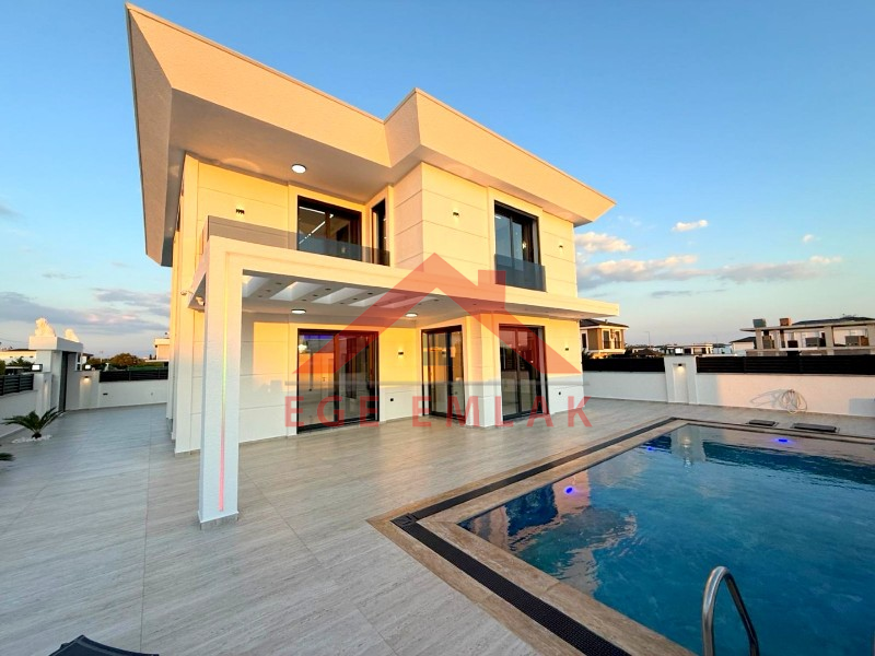 Didim'de Satılık Tam Müstakil 4+1 Villa