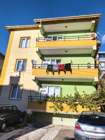 GÜVENAY - ÇORUM KALE MAH. MUTLU CADDESİ CİVARI 3+1 SATILIK DAİRE