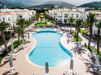 Girne Alsancak Kıbrıs Town Houses Havuz Manzaralı Özel Bahçeli Satılık 2+1 Daire