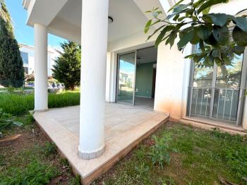 Girne Alsancak Kıbrıs Town Houses Havuz Manzaralı Özel Bahçeli Satılık 2+1 Daire