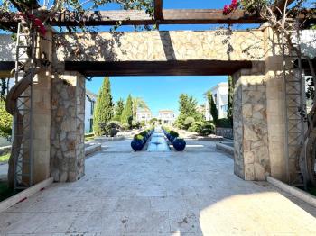 Girne Alsancak Kıbrıs Town Houses Havuz Manzaralı Özel Bahçeli Satılık 2+1 Daire