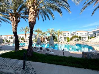 Girne Alsancak Kıbrıs Town Houses Havuz Manzaralı Özel Bahçeli Satılık 2+1 Daire