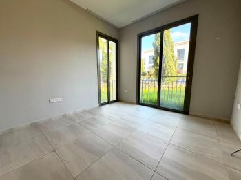 Girne Alsancak Kıbrıs Town Houses Havuz Manzaralı Özel Bahçeli Satılık 2+1 Daire