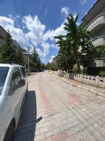 AFYON ÜÇOK EMLAKTAN ESENTEPE MAH KİRALIK TEMİZ BAKIMLI 2+1 DAİRE