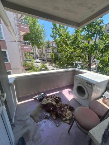 AFYON ÜÇOK EMLAKTAN ESENTEPE MAH KİRALIK TEMİZ BAKIMLI 2+1 DAİRE