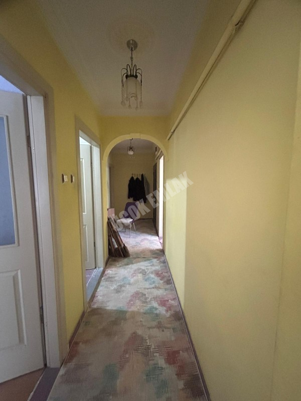 AFYON ÜÇOK EMLAKTAN ESENTEPE MAH KİRALIK TEMİZ BAKIMLI 2+1 DAİRE