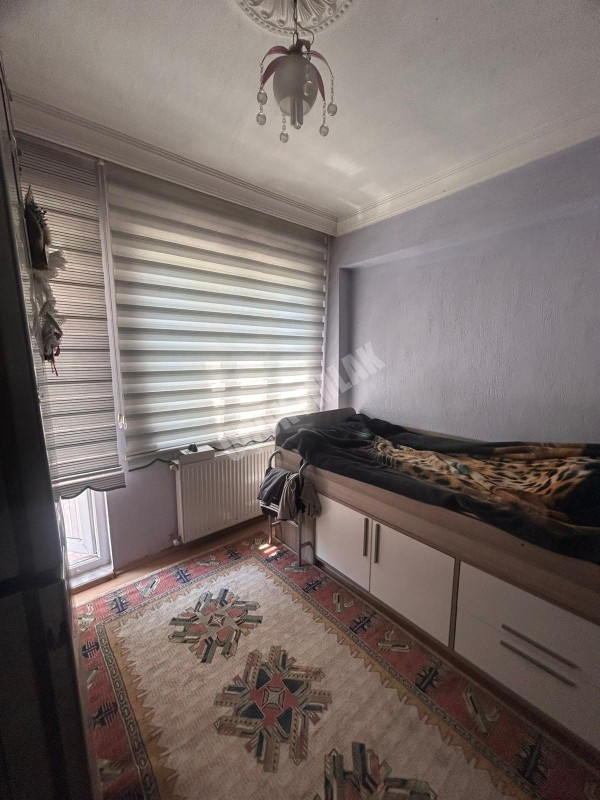 AFYON ÜÇOK EMLAKTAN ESENTEPE MAH KİRALIK TEMİZ BAKIMLI 2+1 DAİRE