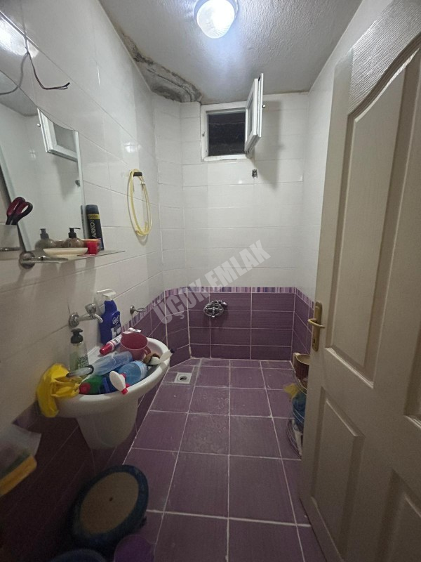 AFYON ÜÇOK EMLAKTAN ESENTEPE MAH KİRALIK TEMİZ BAKIMLI 2+1 DAİRE