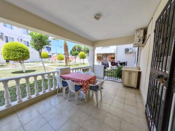 Didim Çamlık'ta Ünlü Royal Marina Complex İçinde Satılık Havuz Gören Eşyalı Giriş Kat Daire